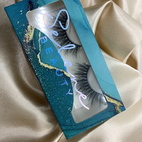 False lashes - Picture 2 of 2